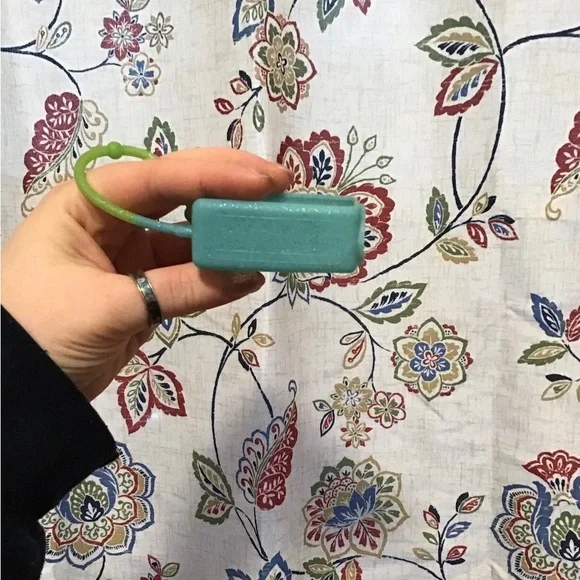 ❌SOLD❌ Set of three vintage Bath & Body Works Sanitizer Holders - Picture 6 of 6